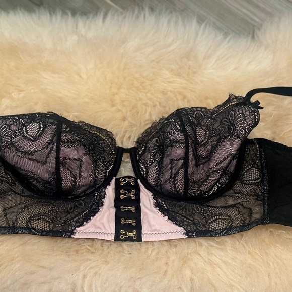 Cacique Other - Lace Overlay Underwire Bra in Black with Blush Lining